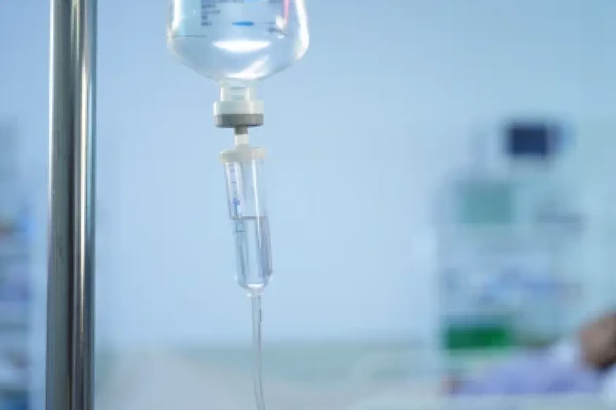Медицинская капельница в клинике